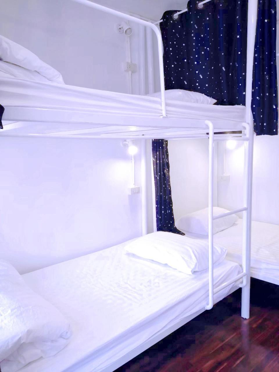 Zleepinezz Hostel Аюттхая Екстер'єр фото
