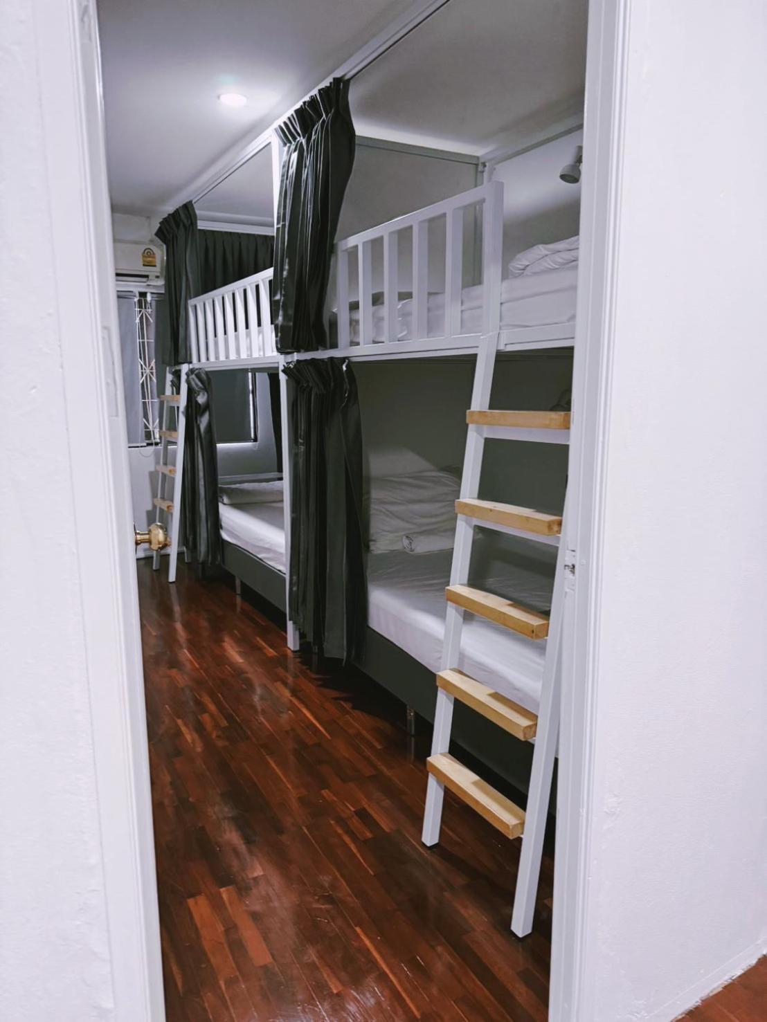 Zleepinezz Hostel Аюттхая Екстер'єр фото