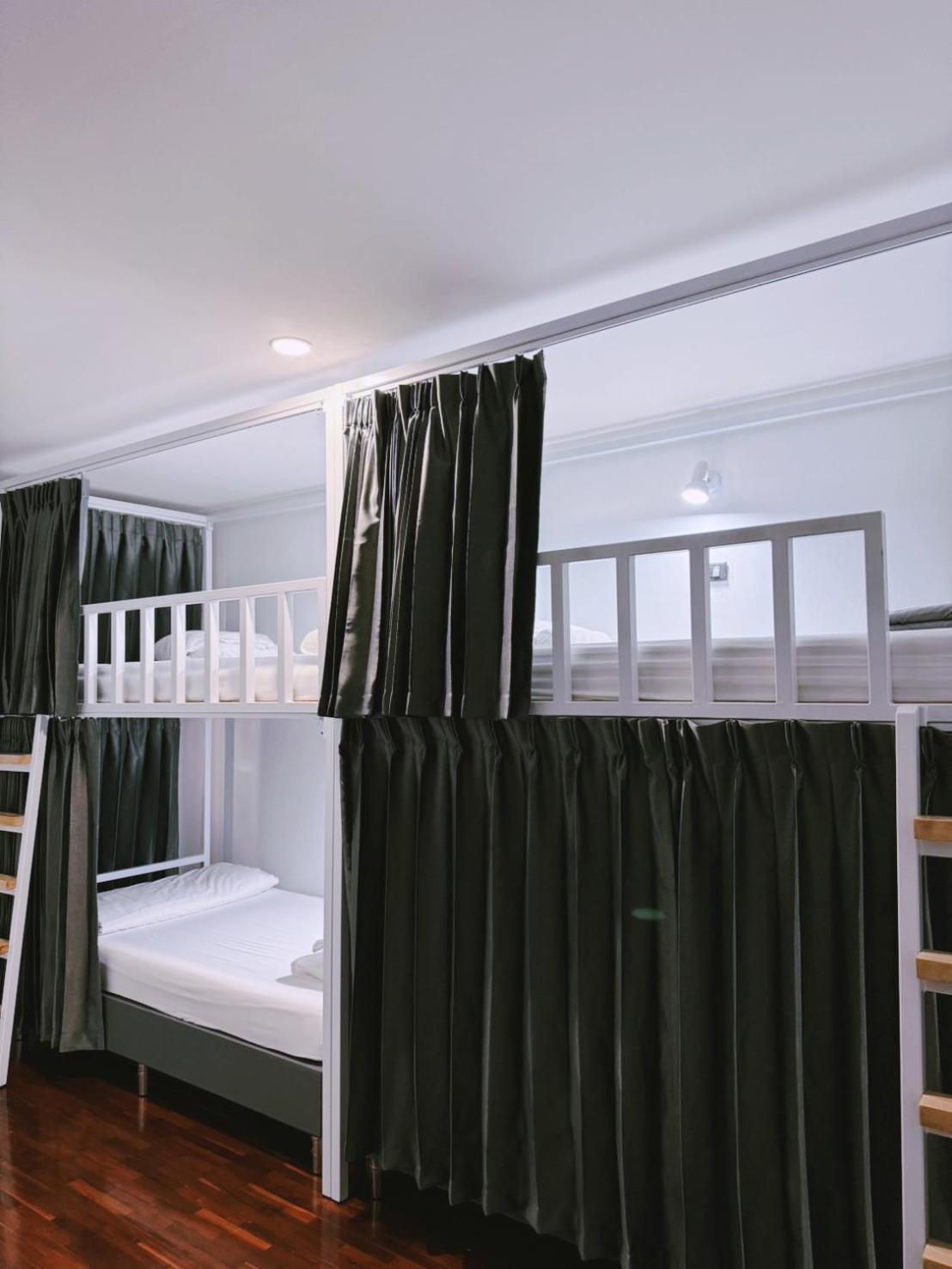 Zleepinezz Hostel Аюттхая Екстер'єр фото