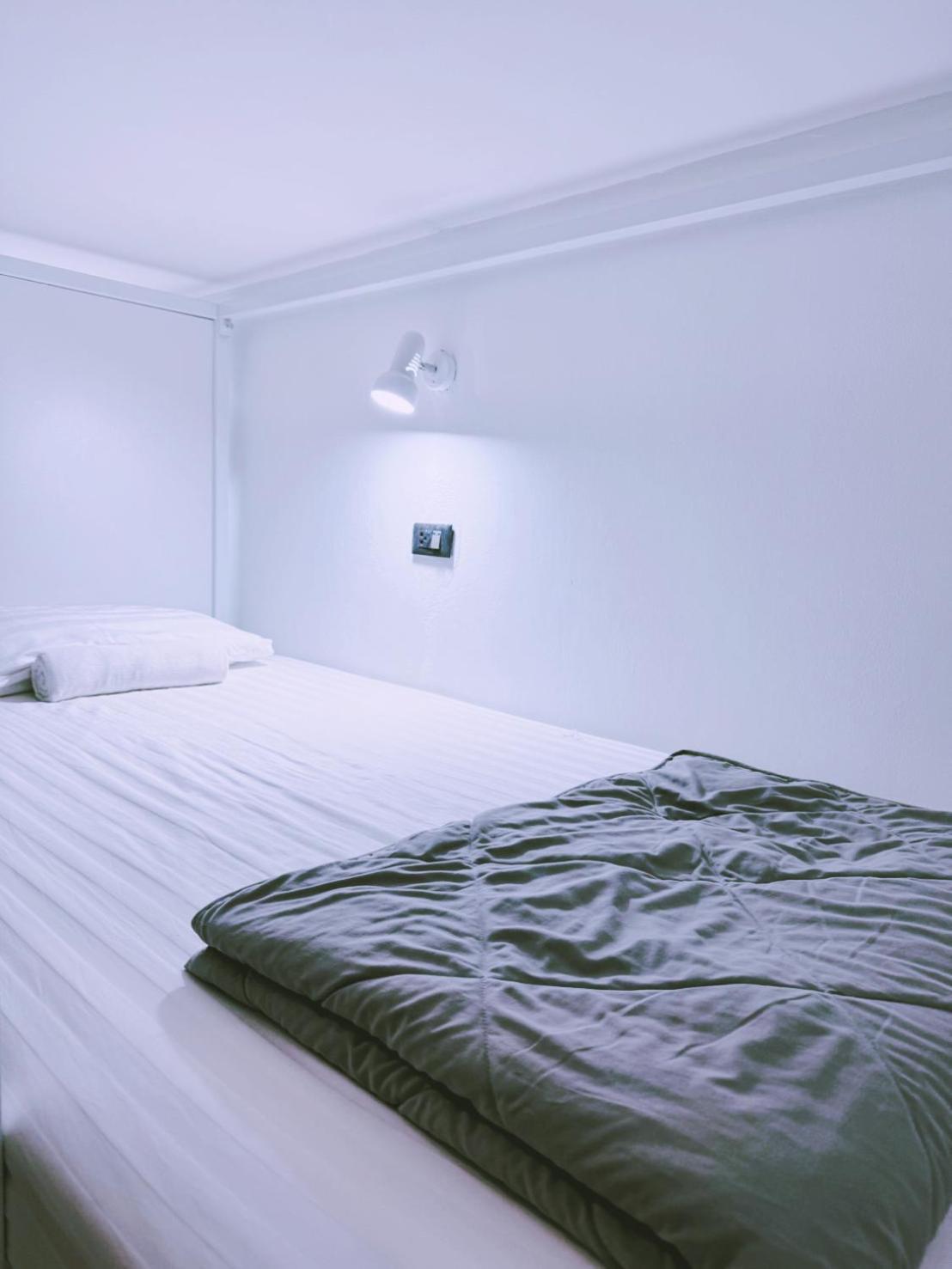 Zleepinezz Hostel Аюттхая Екстер'єр фото